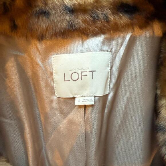 Ann Taylor LOFT Faux Fur Leopard Cropped Jacket – Double Breasted – Size S - Picture 3 of 8